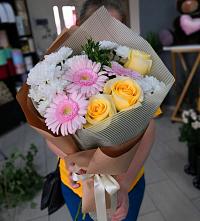 Букет цветов из:  Герберы, Розы и Хризантемы в Поселке совхоза Астапово
