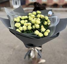 Букет Белые кустовые розы Солинеро в Поселке совхоза Астапово